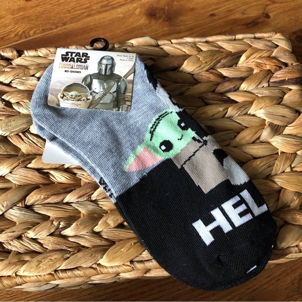 Star Wars: The Mandalorian Baby Grogu "Hello" Women’s No-Show Shoes